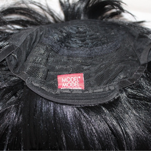 Model Model Wig Black color medium length - Picture 4 of 8